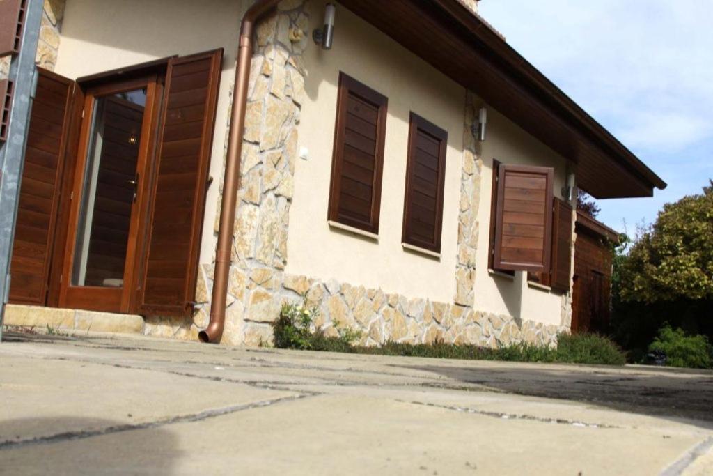 Villa Barraca Dunapataj Exterior foto